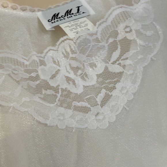 Slip vintage white with lace trim, made in USA by MMI, size medium M - Picture 5 of 7